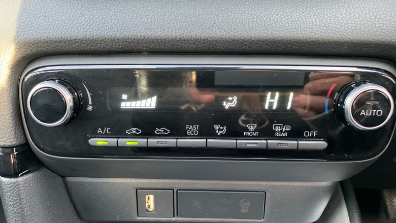 Toyota Yaris 1.5 Hybrid Icon 5dr CVT Hybrid Hatchback